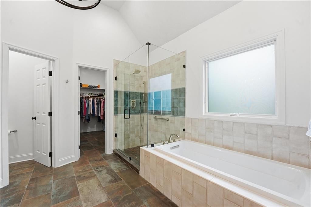 16058 Cambridge Circle — photo 27