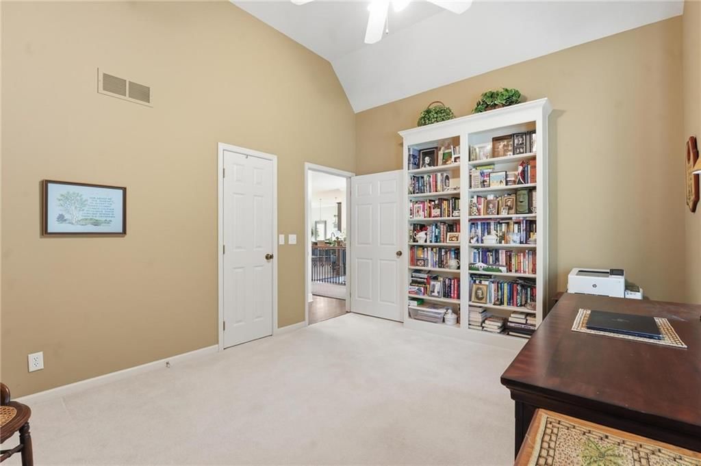 16058 Cambridge Circle — photo 34