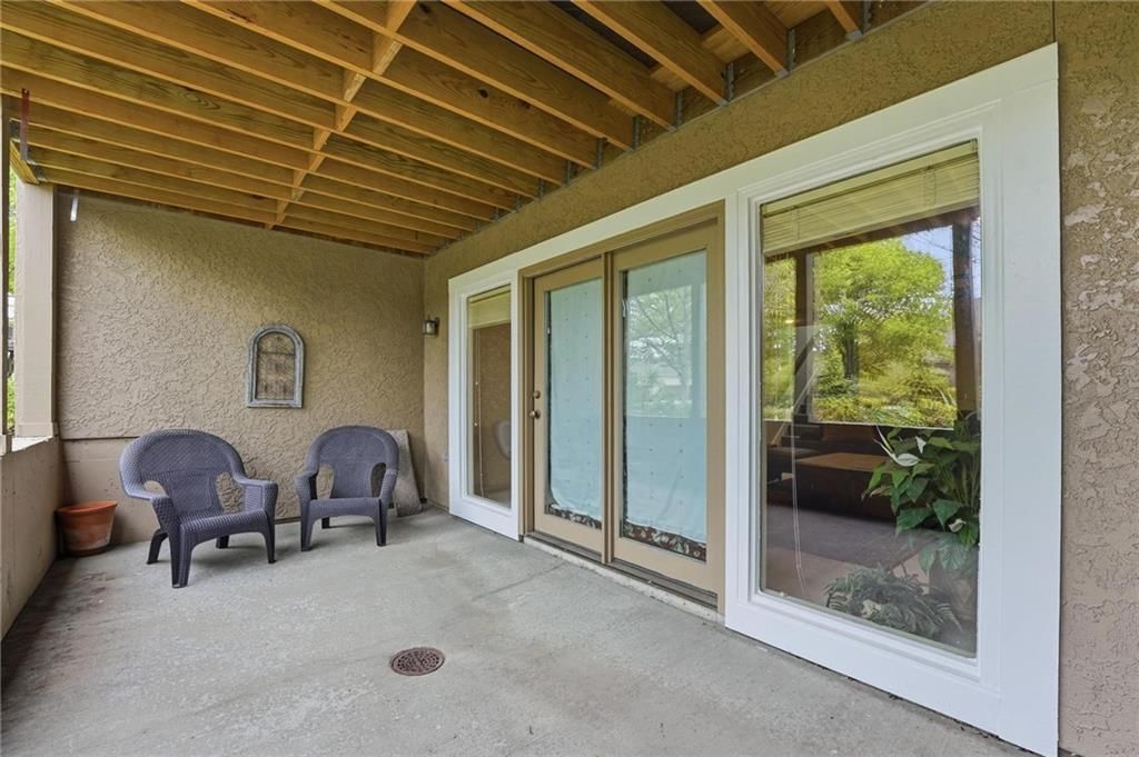 16058 Cambridge Circle — photo 39