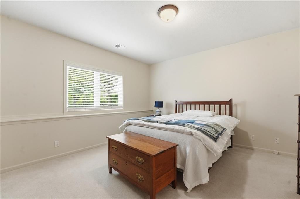 16058 Cambridge Circle — photo 42