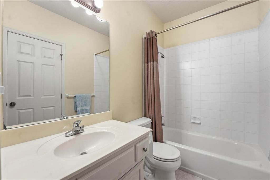 16058 Cambridge Circle — photo 44
