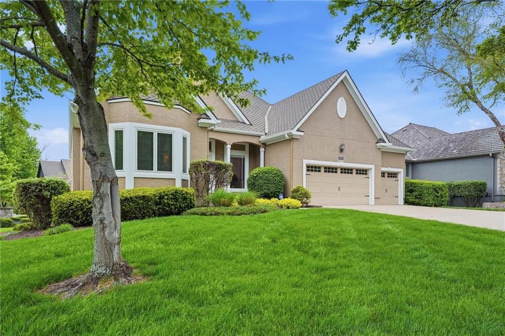 16058 Cambridge Circle — photo 53