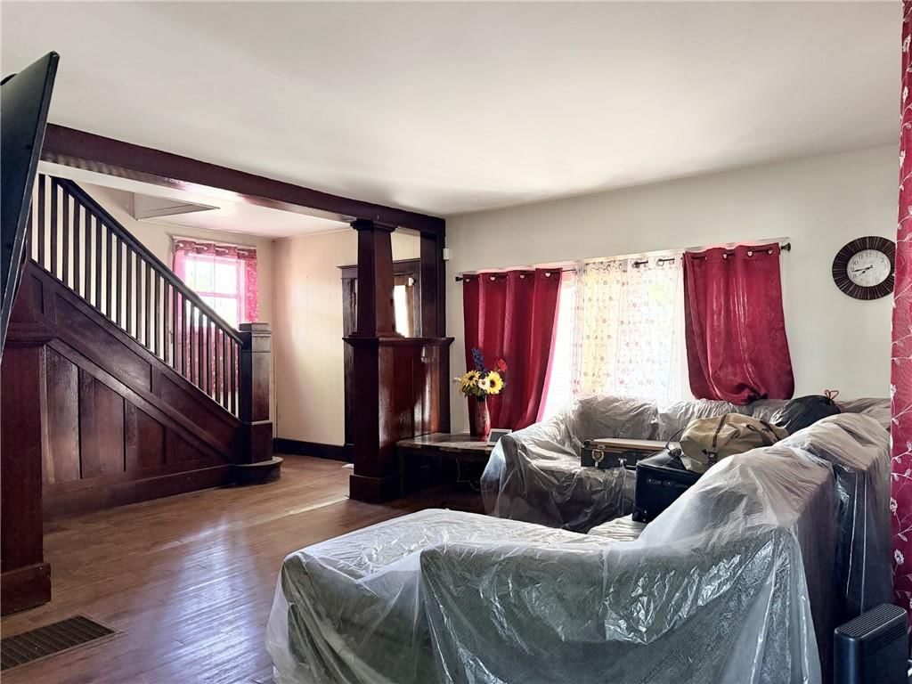 1423 Main Street — photo 3
