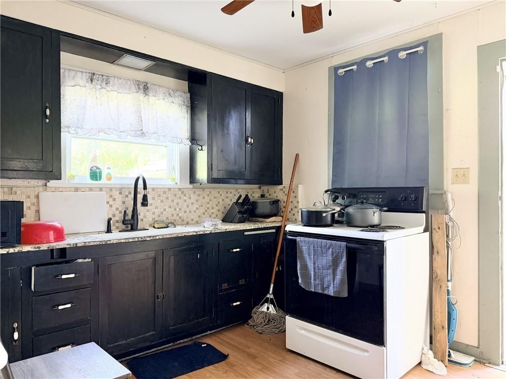 1423 Main Street — photo 17