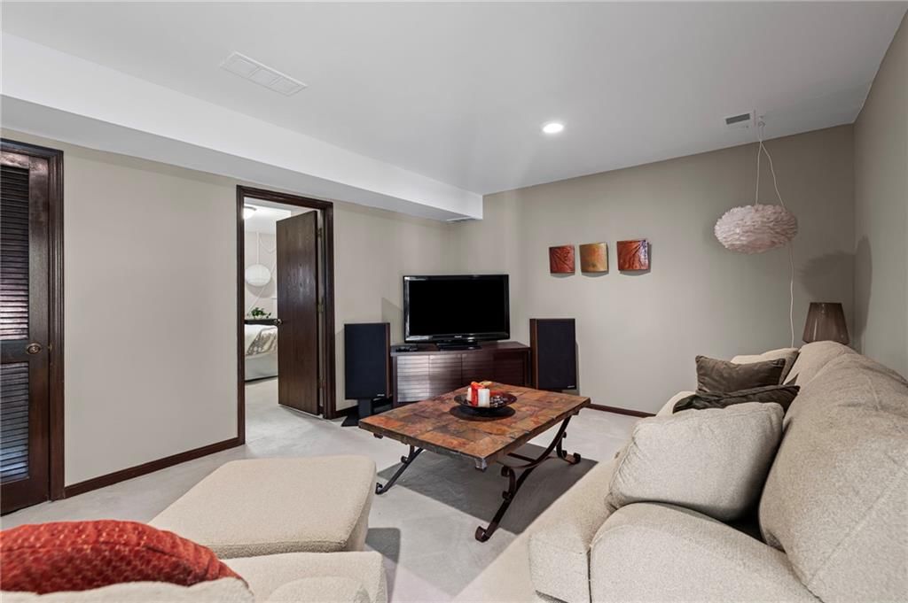 11259 Garnett Street — photo 24