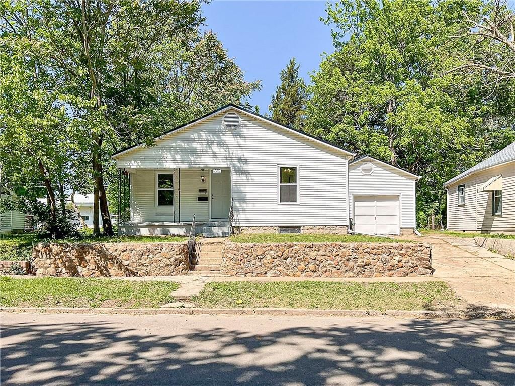 1720 S Stewart Avenue, Sedalia, MO