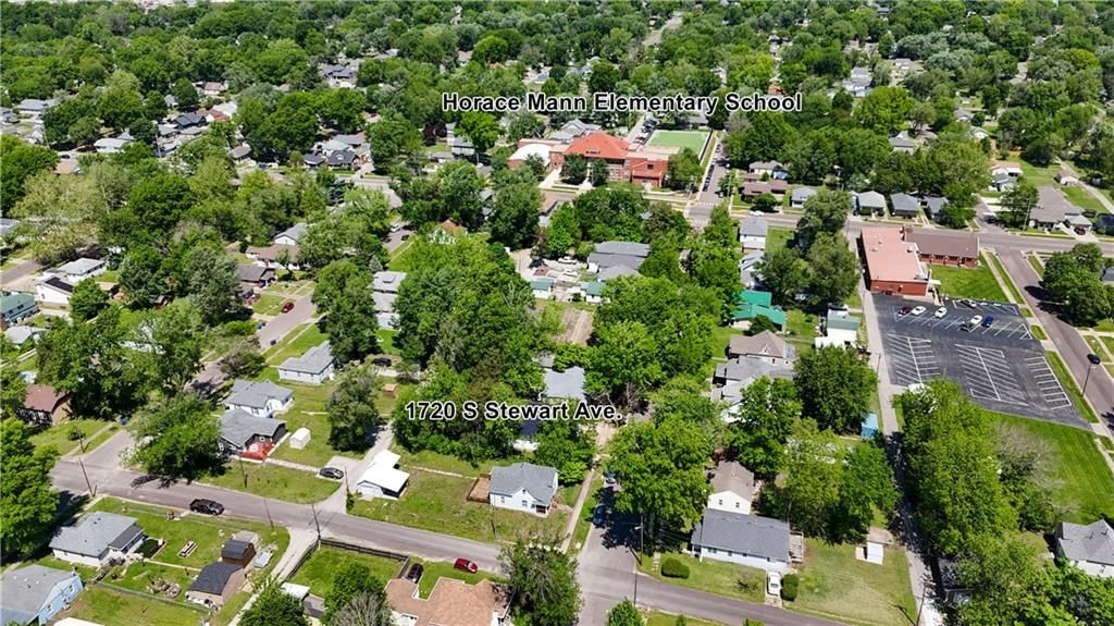 1720 S Stewart Avenue — photo 5