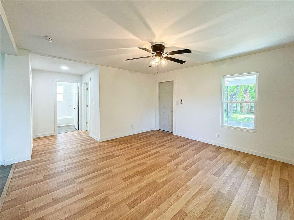1720 S Stewart Avenue — photo 9