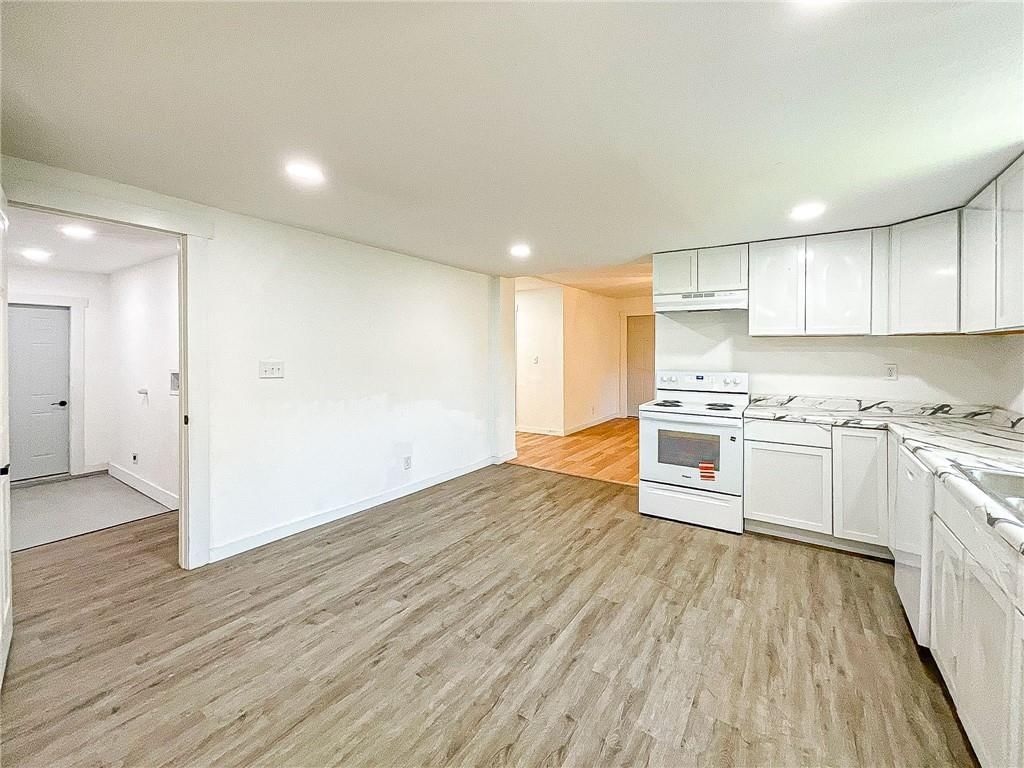 1720 S Stewart Avenue — photo 12