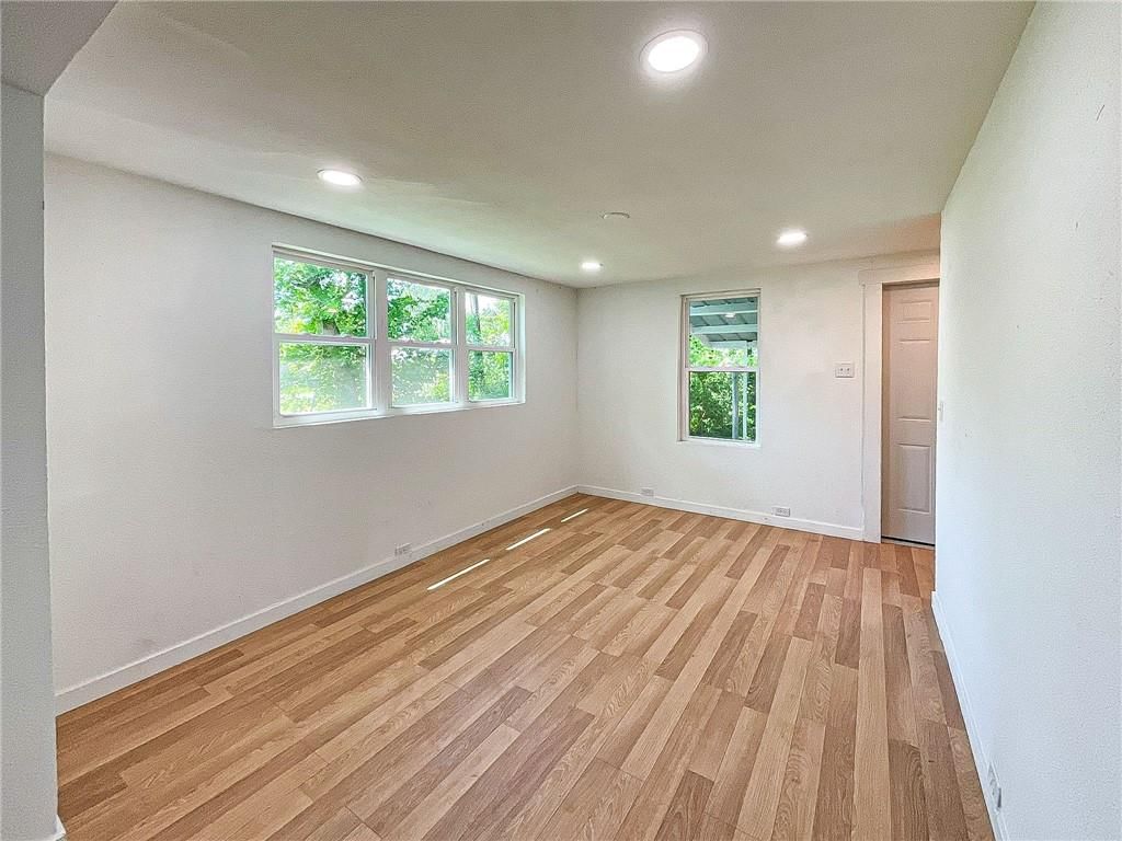 1720 S Stewart Avenue — photo 13