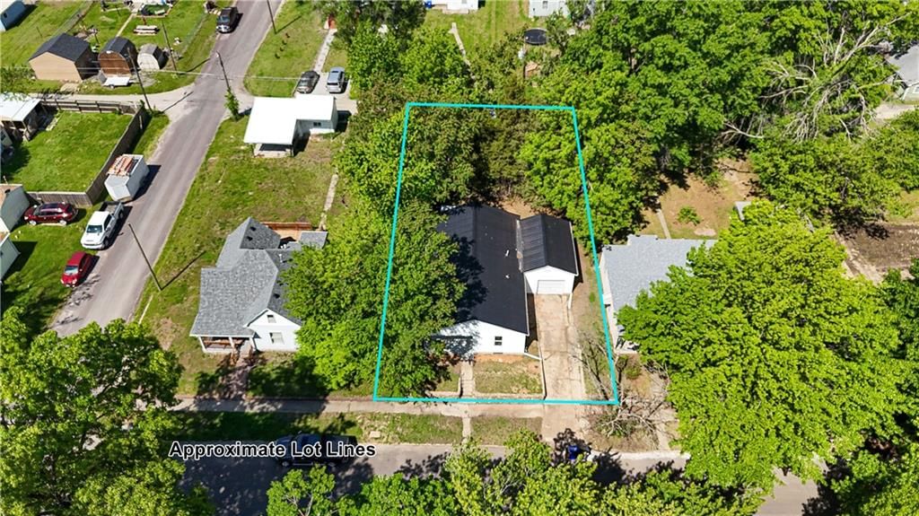 1720 S Stewart Avenue — photo 27