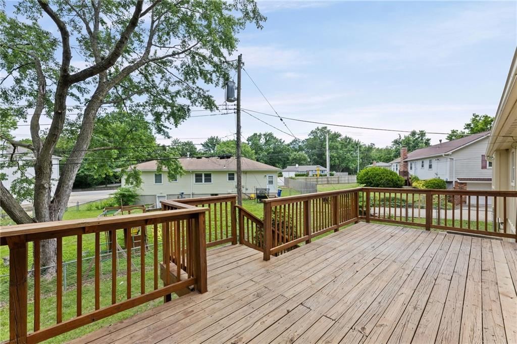 9315 Grant Drive — photo 32