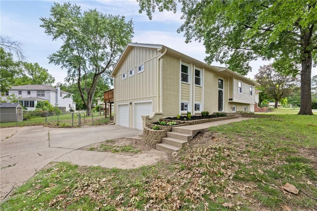 9315 Grant Drive — photo 37