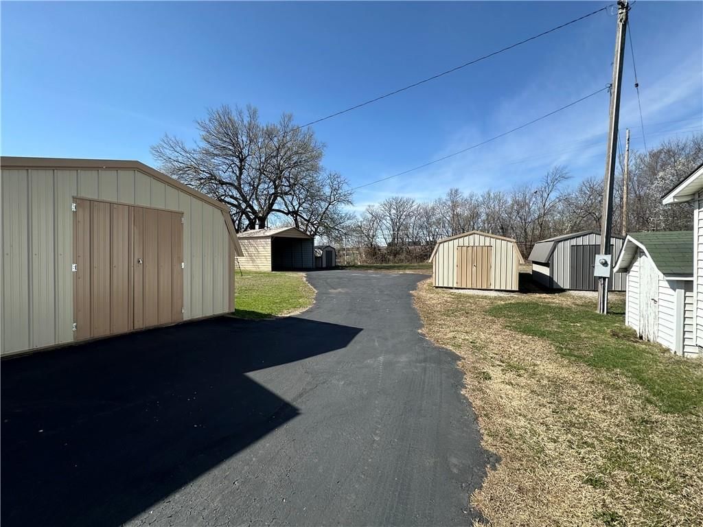 708 W Fort Scott Street — photo 23
