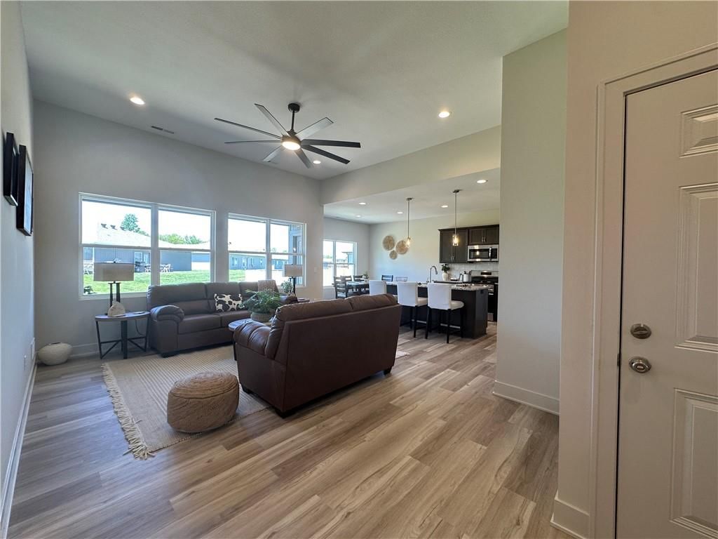 412 Ash Street — photo 6