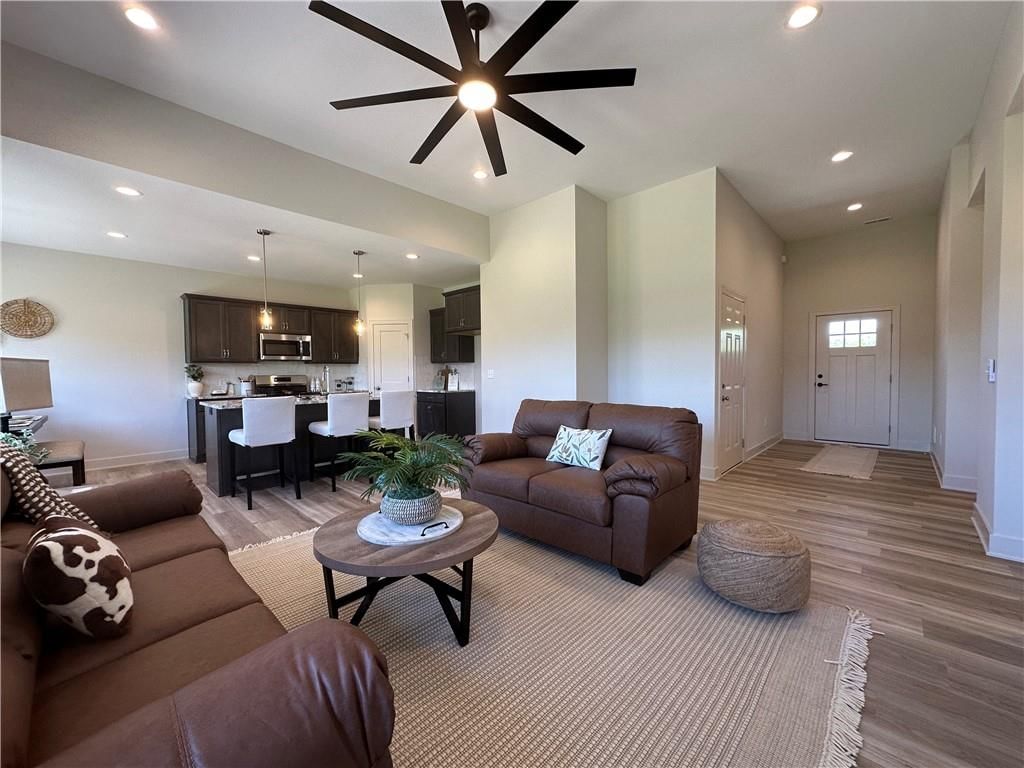 412 Ash Street — photo 8