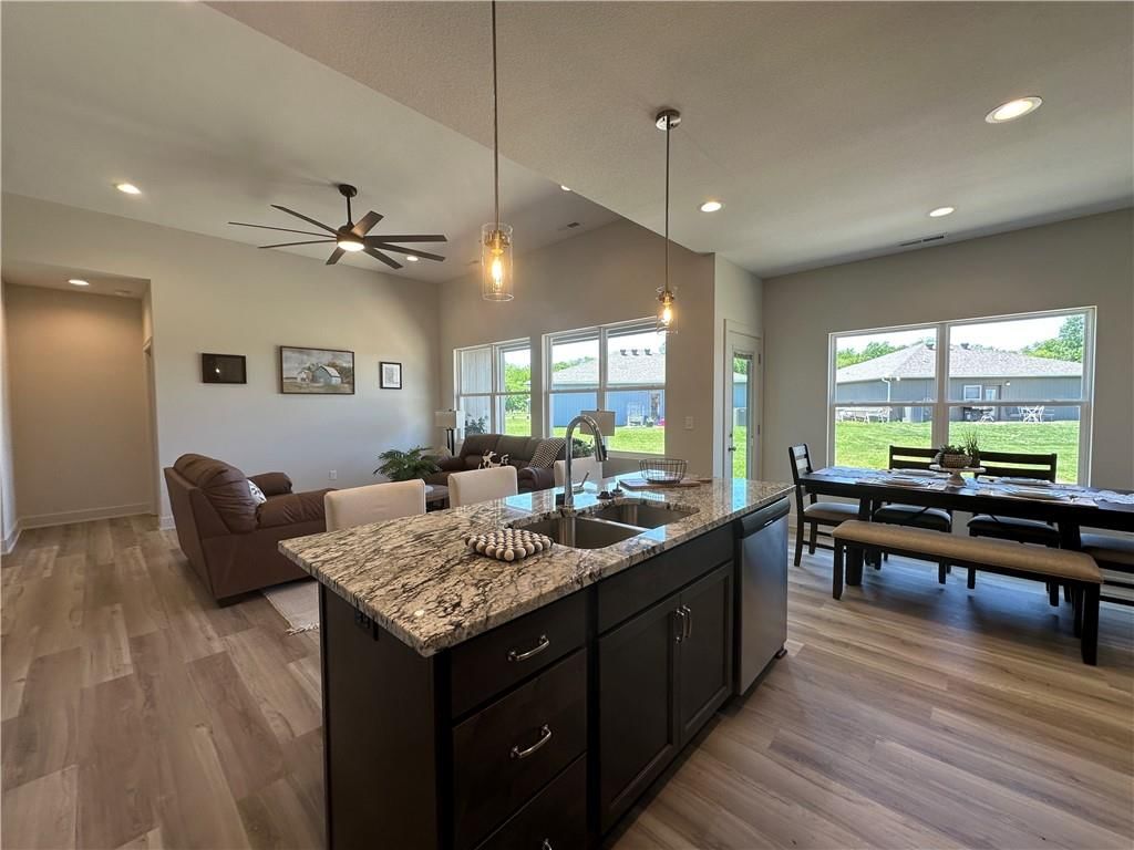412 Ash Street — photo 14
