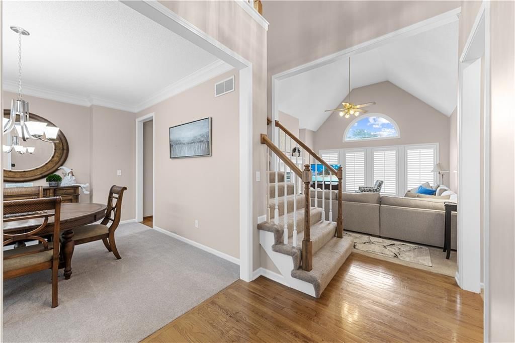 602 Ridgewood Drive — photo 3