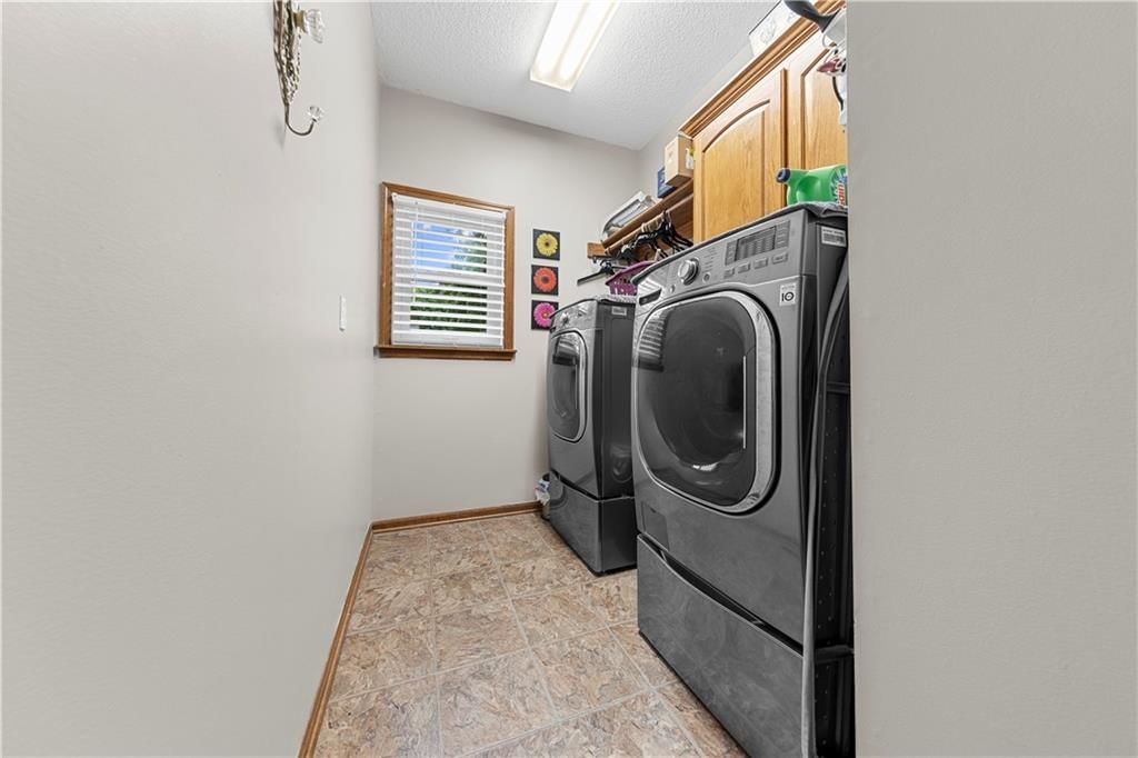 602 Ridgewood Drive — photo 17