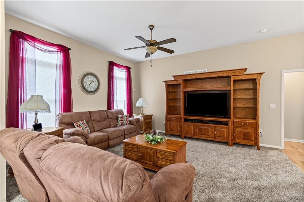 910 Timberline Drive — photo 4