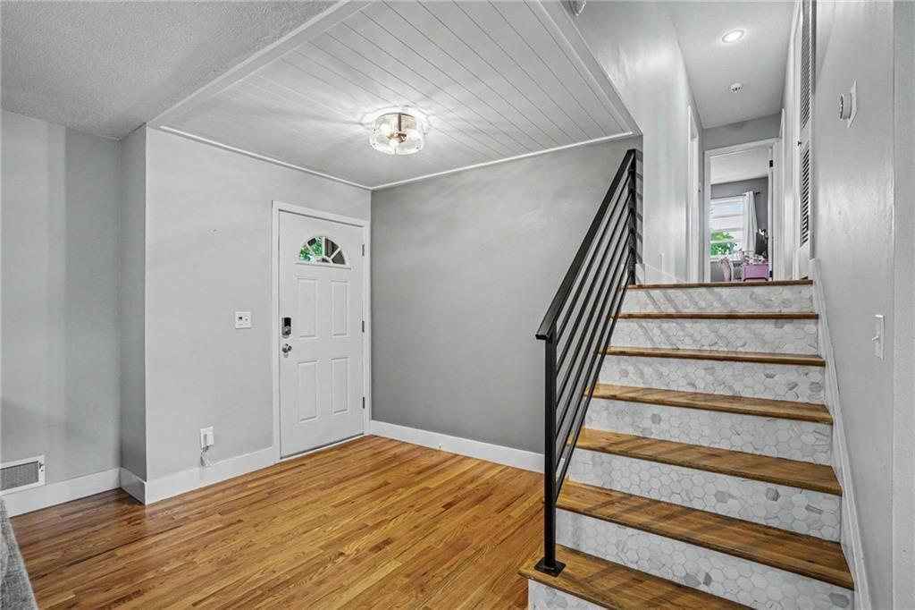 12411 Monroe Avenue — photo 5