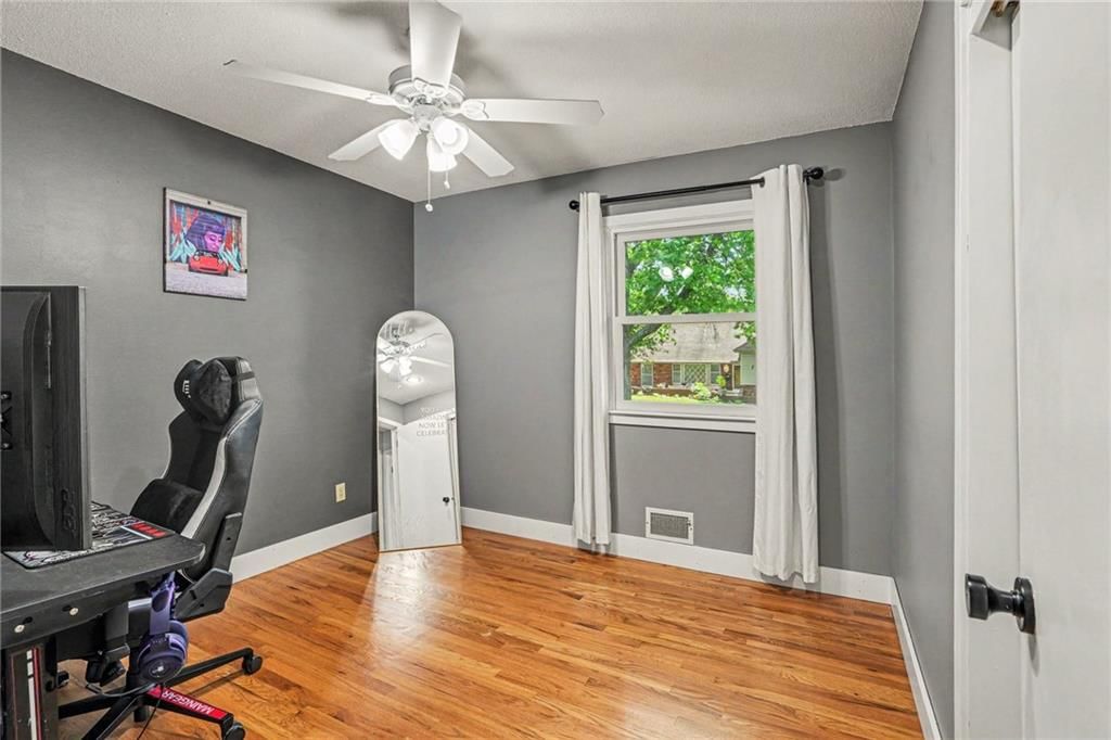 12411 Monroe Avenue — photo 11