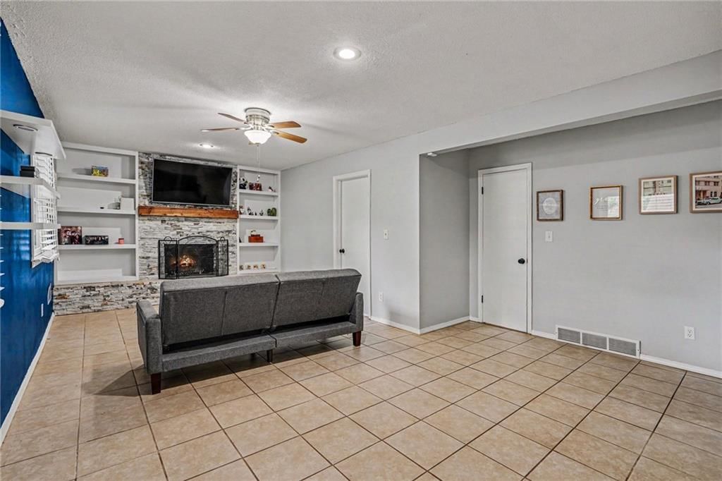 12411 Monroe Avenue — photo 15