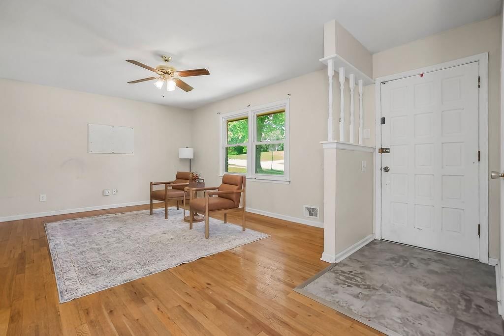 1819 N York Street — photo 3