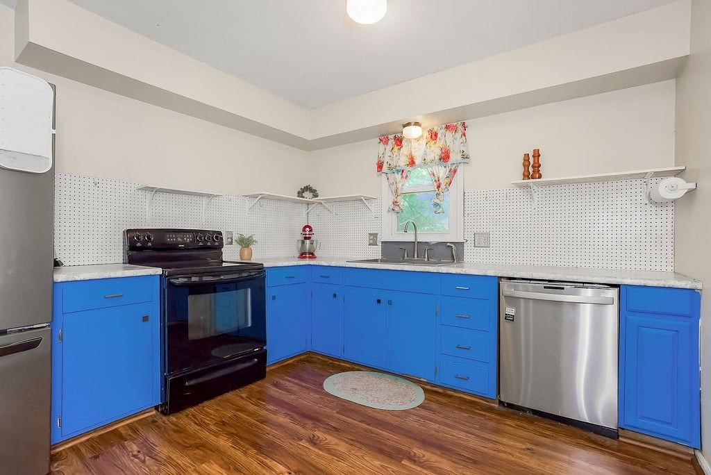1819 N York Street — photo 9