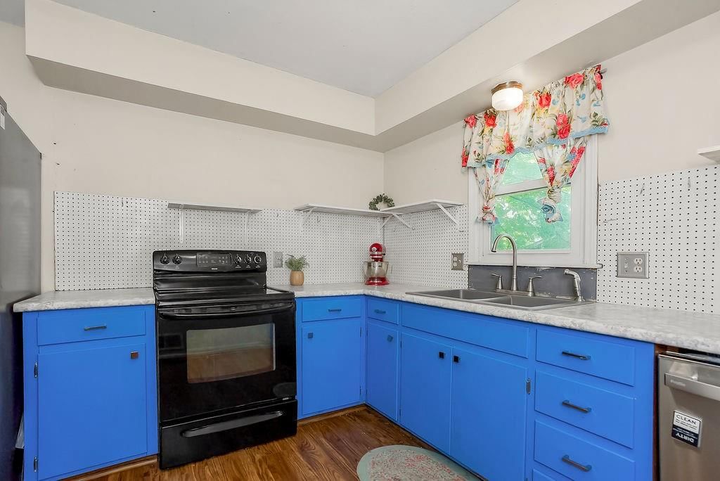 1819 N York Street — photo 10