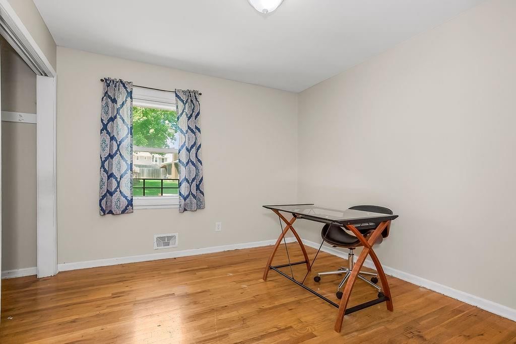 1819 N York Street — photo 14