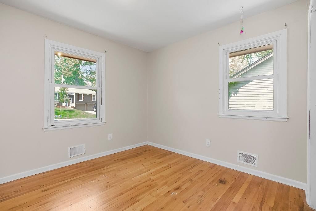 1819 N York Street — photo 18