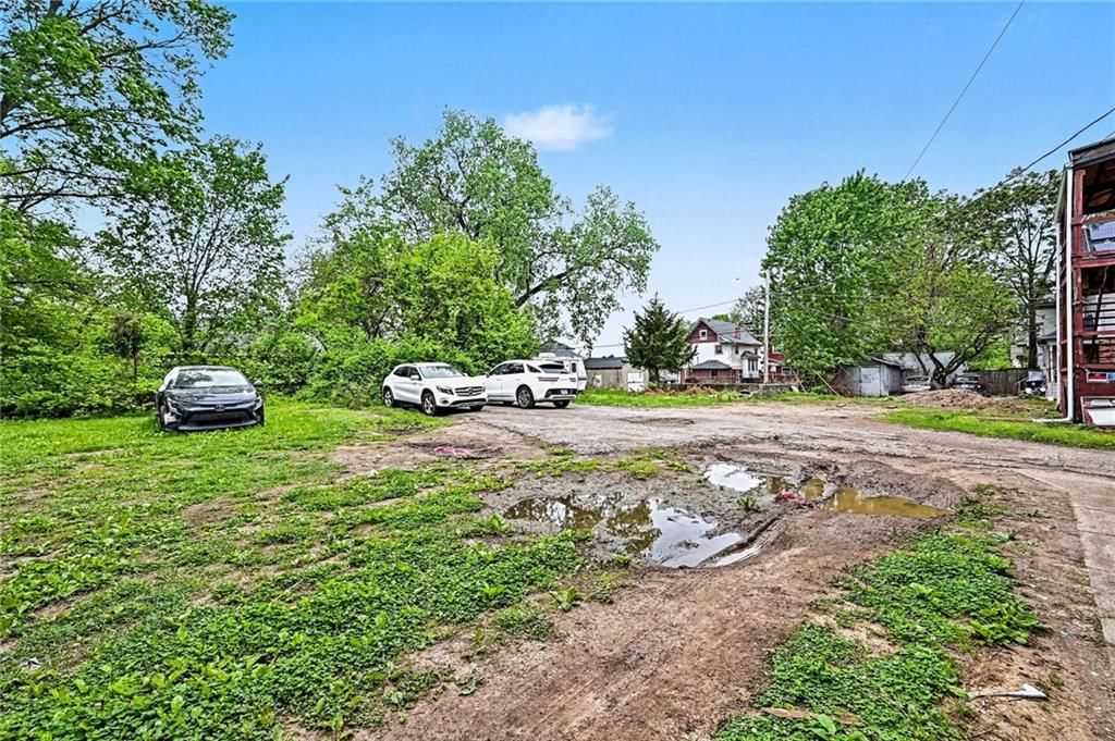 3319 E 30th Street — photo 15