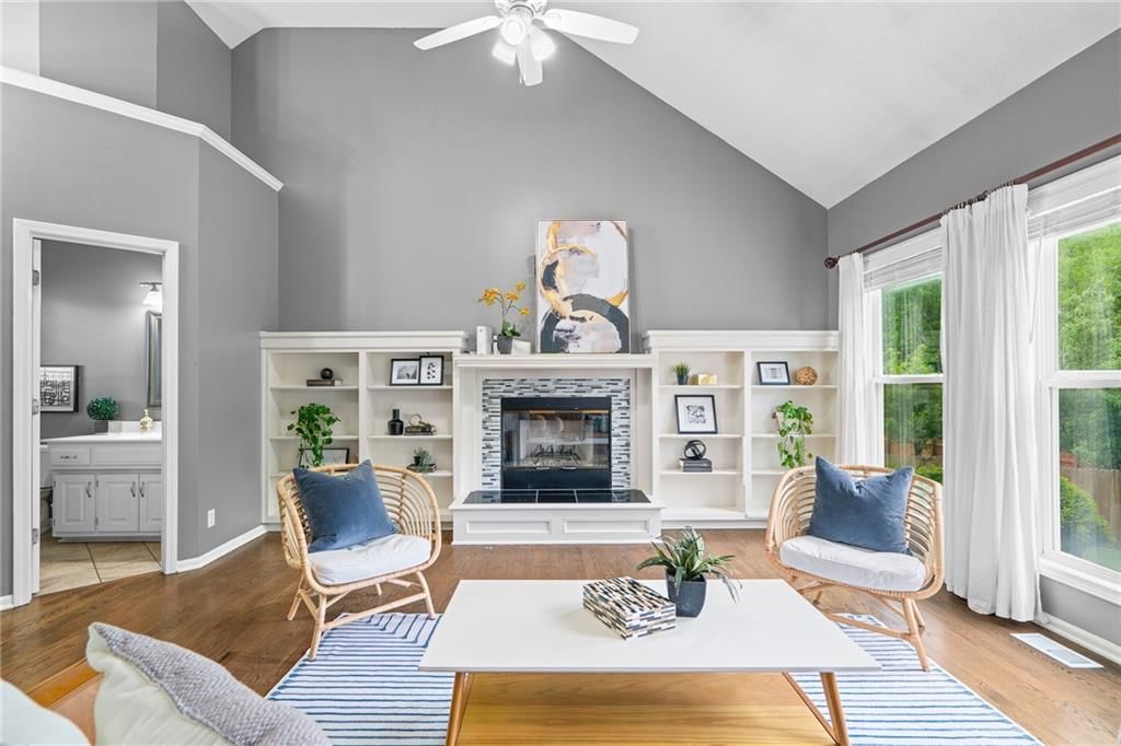 15935 S Avalon Street — photo 12