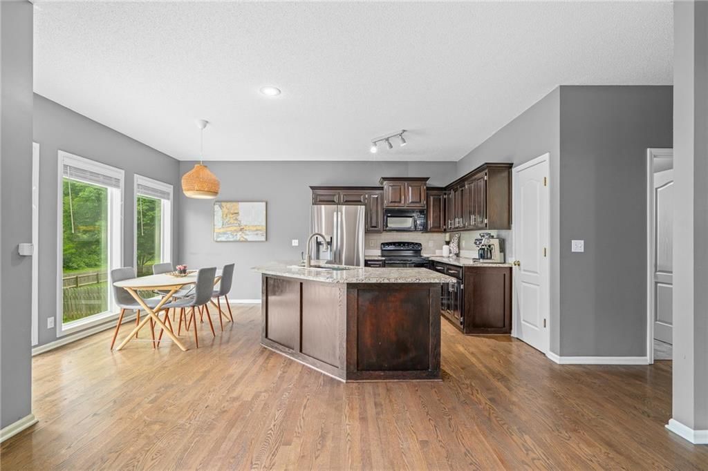 15935 S Avalon Street — photo 13