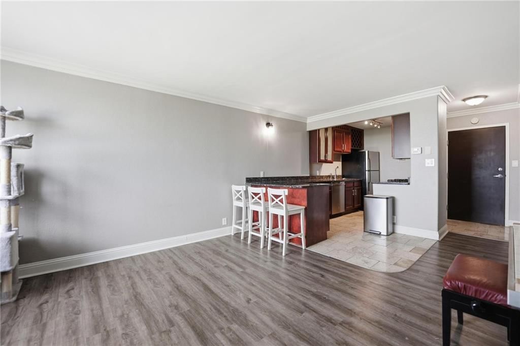 700 E 8th Street — photo 10