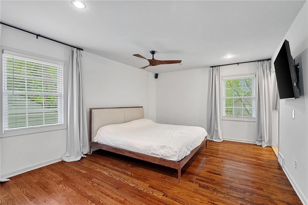 10900 Forest Avenue — photo 22