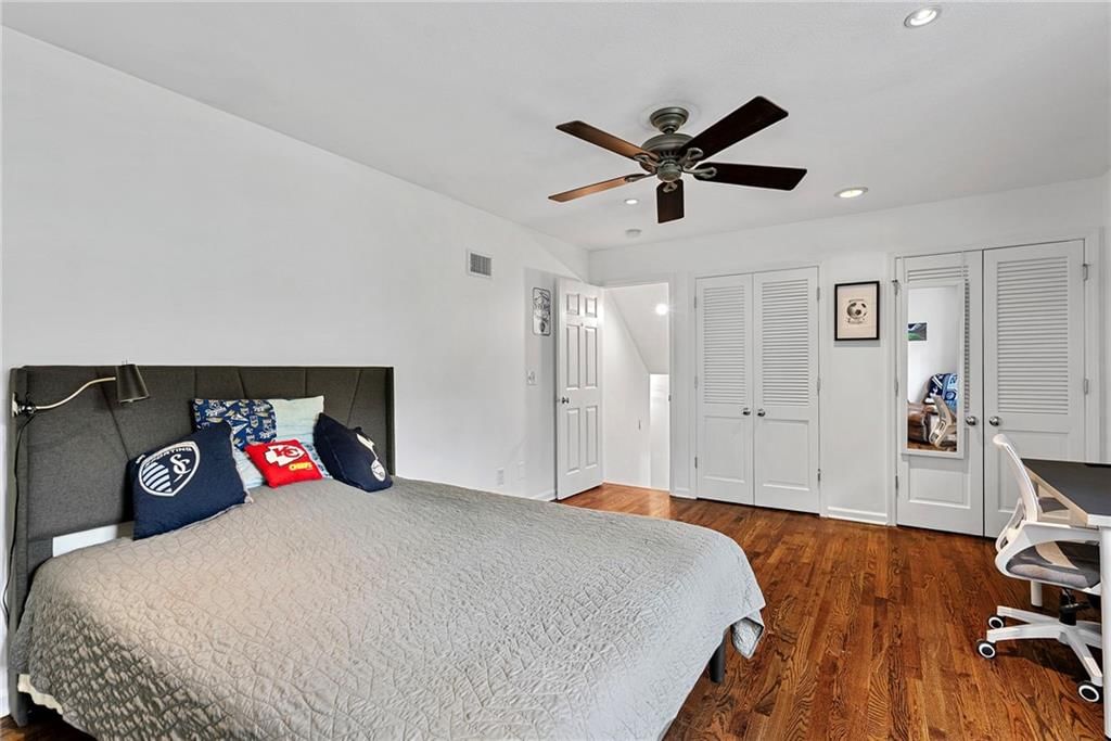 10900 Forest Avenue — photo 28
