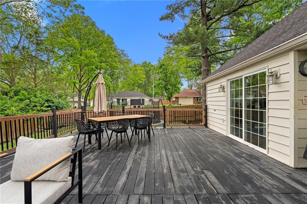 10900 Forest Avenue — photo 41