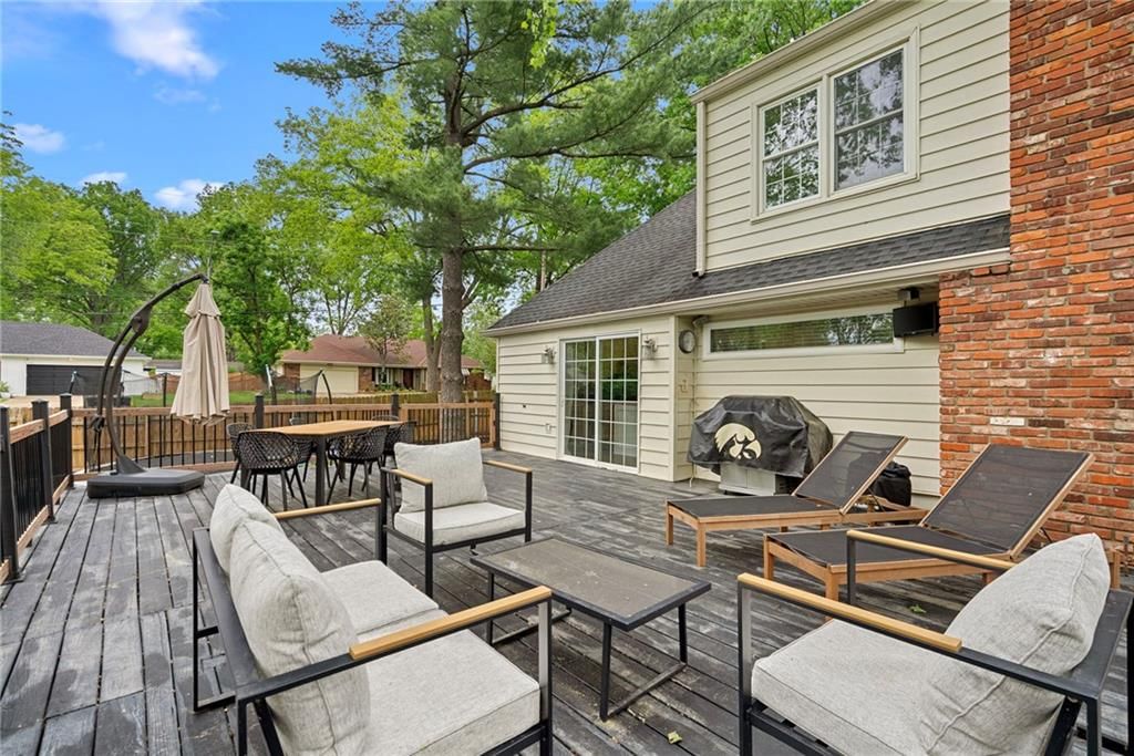 10900 Forest Avenue — photo 42