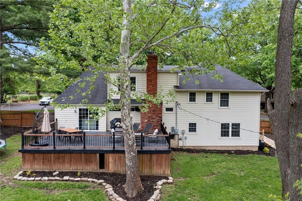 10900 Forest Avenue — photo 44