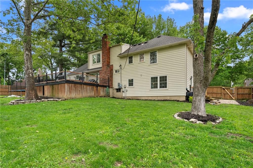10900 Forest Avenue — photo 45