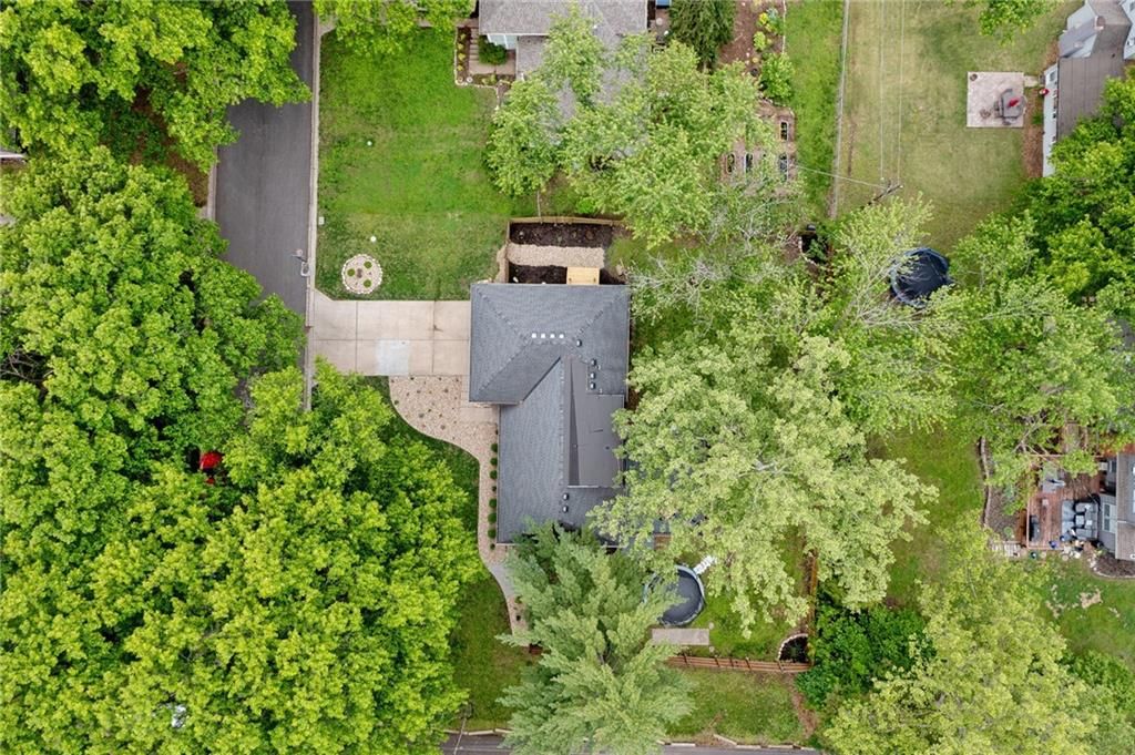 10900 Forest Avenue — photo 49