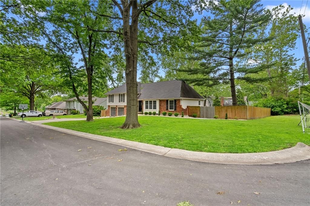 10900 Forest Avenue — photo 50