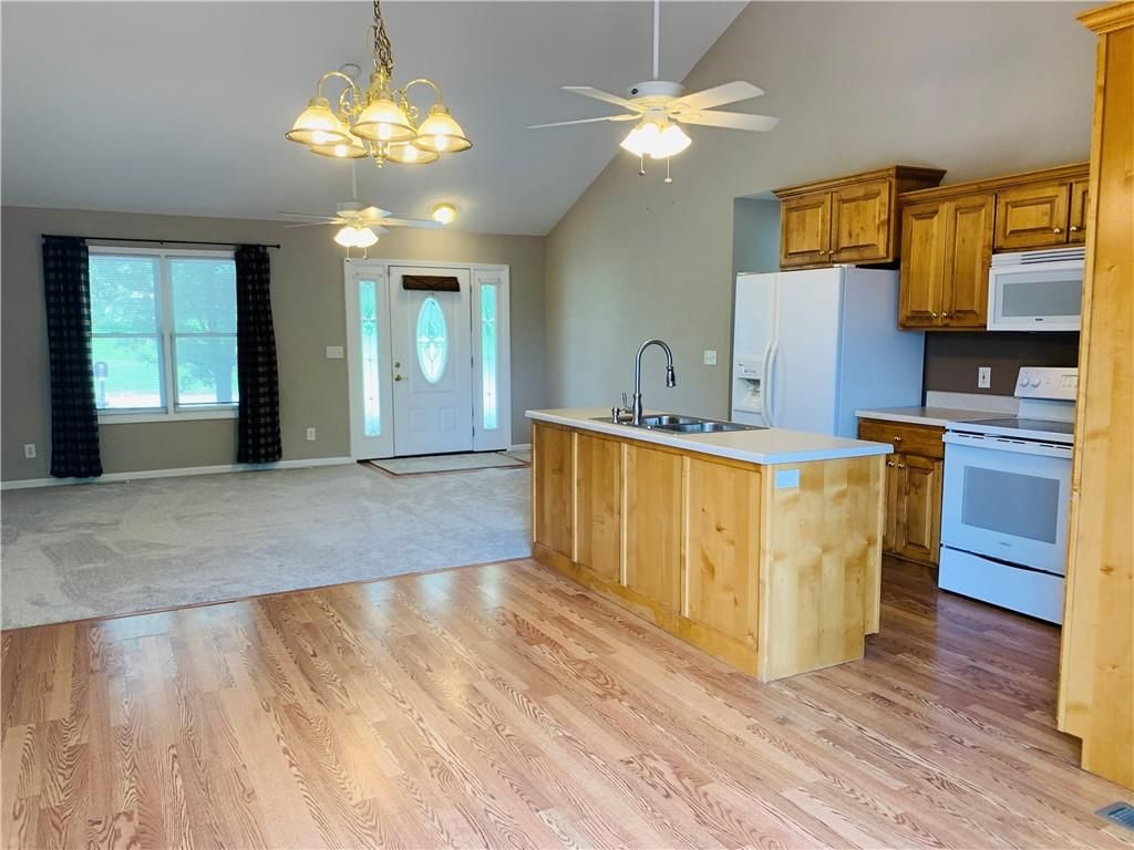 505 S Broadway Street — photo 16