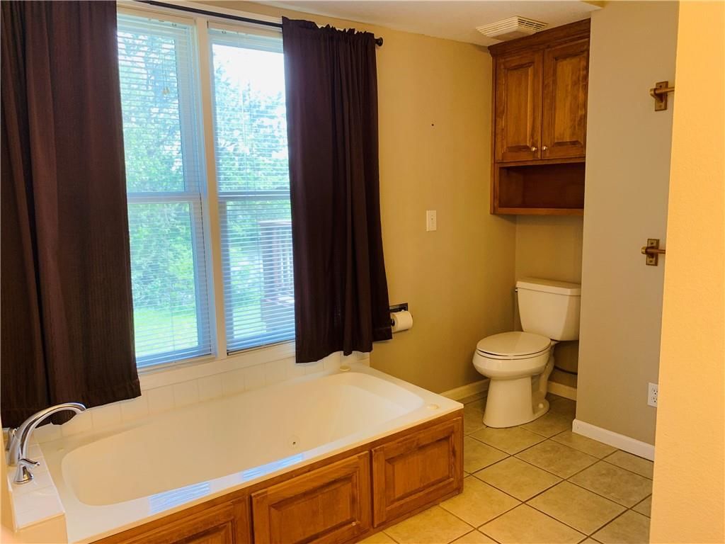 505 S Broadway Street — photo 37