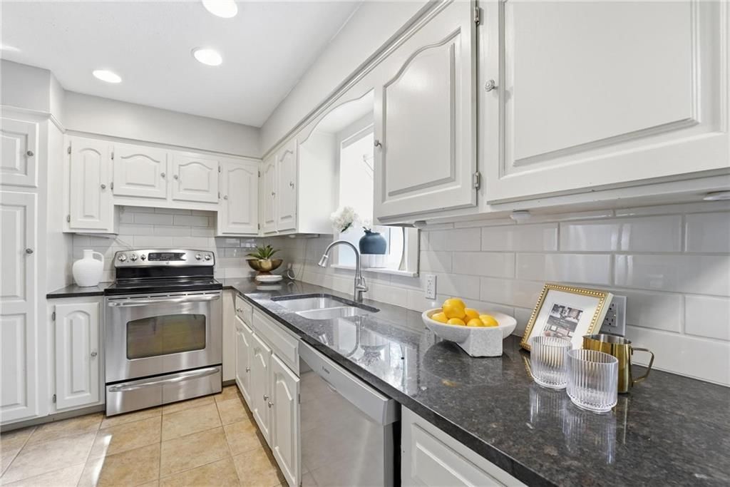 4311 N Walnut Street — photo 6