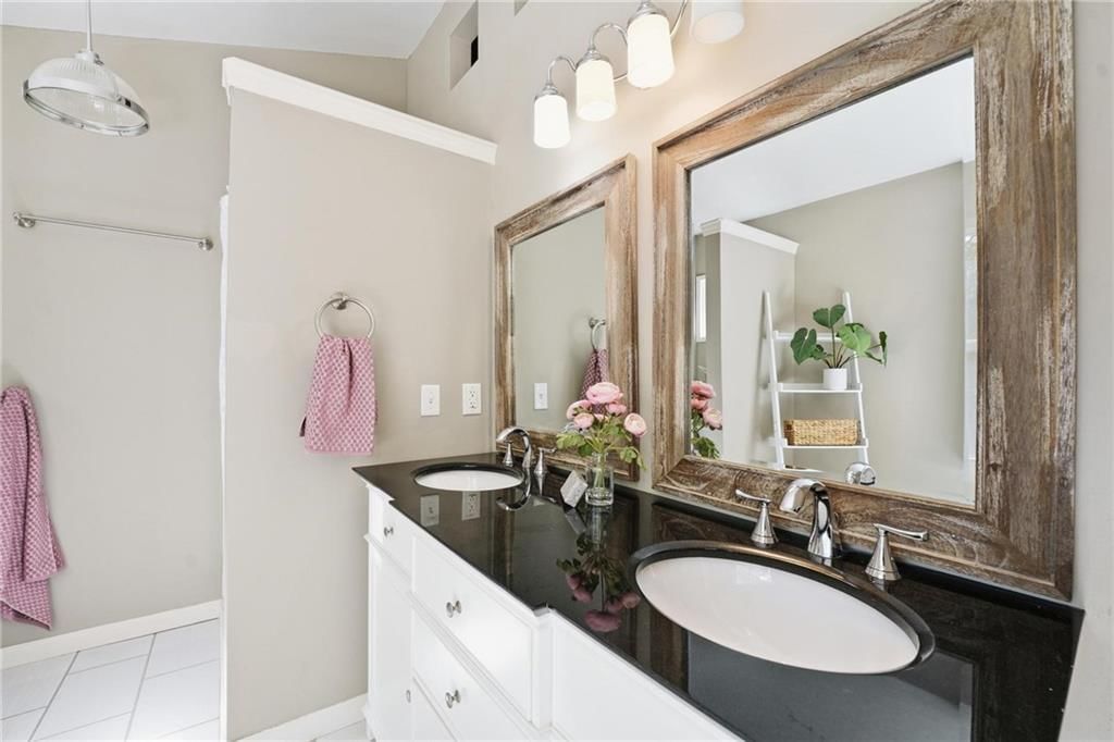 4311 N Walnut Street — photo 30