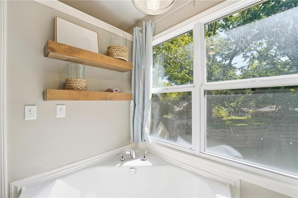 4311 N Walnut Street — photo 32