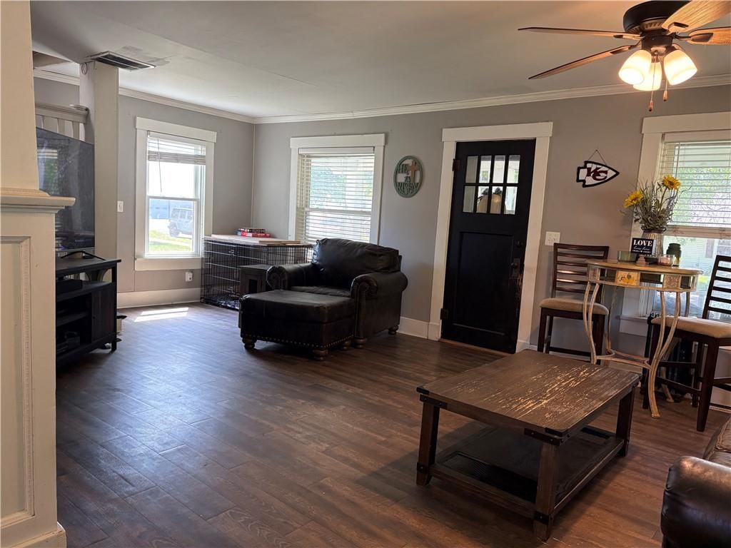 403 E Walnut Street — photo 6